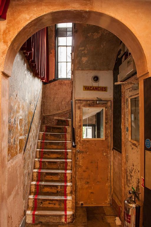 Mike'S Guesthouse Лондон Экстерьер фото